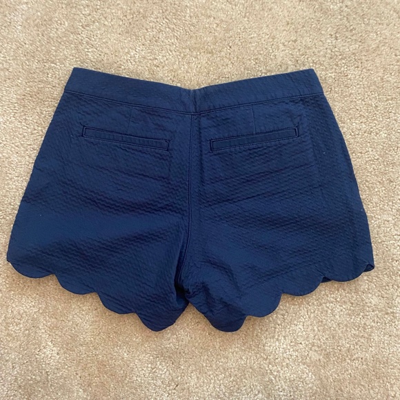 Lilly Pulitzer Buttercup Stretch Shorts in Navy - Size 0 - Picture 2 of 4